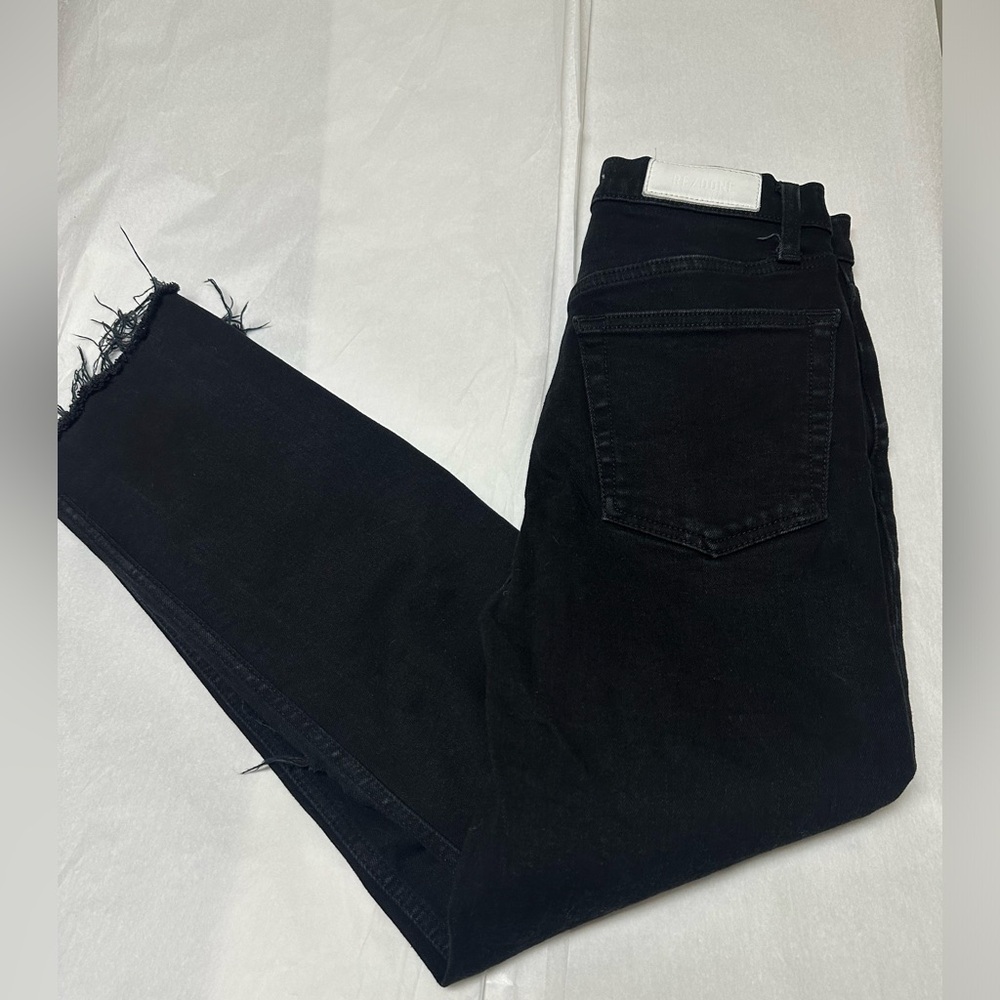 Re/Done  knee Ripped  Jean 🪻